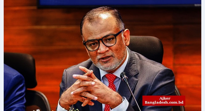 অপ্রয়োজনীয় ব্যয় কমাতে কাজ করছে সরকার : বাণিজ্য উপদেষ্টা