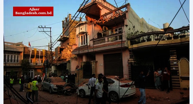 ভারতের সীমান্ত এলাকায় নিহত ২২, হাজারো মানুষ ঘরছাড়া