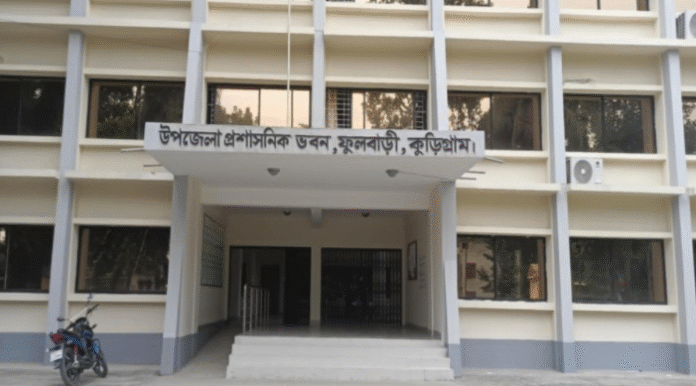 ফুলবাড়ীতে ১২ হাজার ৬৮১ পরিবার পাচ্ছেন না টিসিবি'র পণ্য