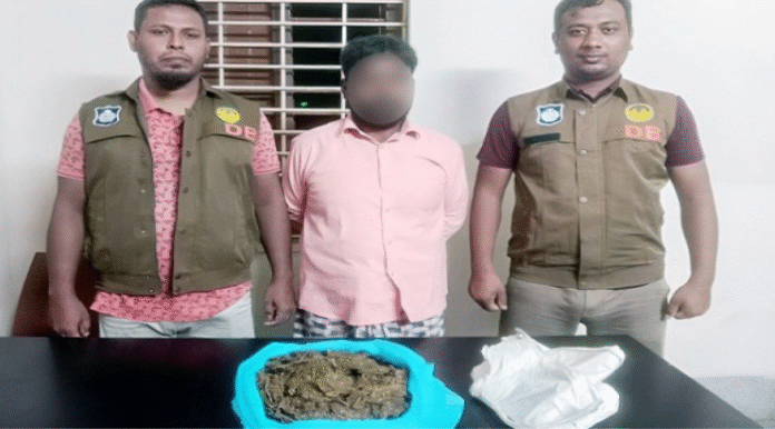 রাজশাহী নগরীতে গাঁজাসহ মাদক কারবারি গ্রেফতার