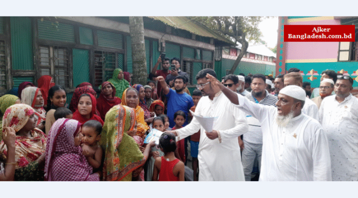 চান্দিনায় বিএনপি’র ৩১ দফার লিফলেট বিতরণ