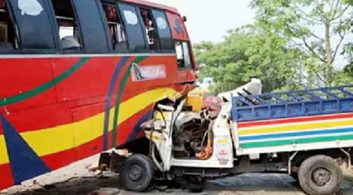 কালিহাতীতে সড়ক দূর্ঘটনায় ২ নির্মাণ শ্রমিক নিহত, আহত ১০ জন