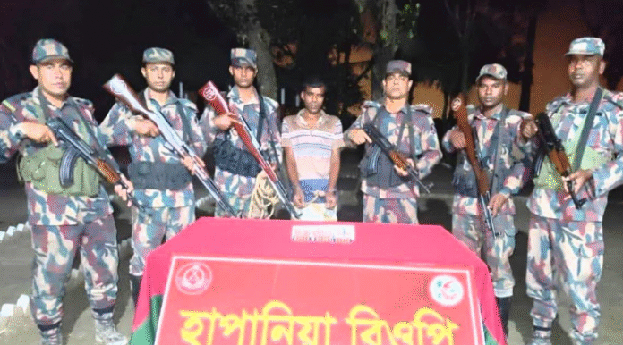 সাপাহারের হাপানিয়া সীমান্তে ভারতীয় ট্যাপেন্টেডল সহ আটক ১