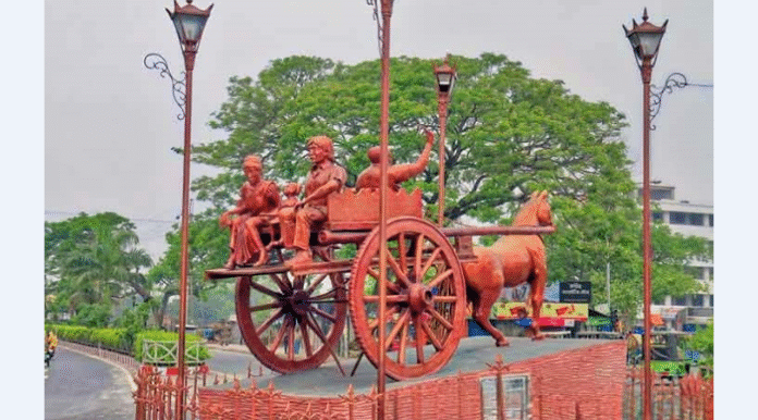 রাজশাহীর ঐতিহ্যবাহী ঘোড়া চত্বরের ভাস্কর্য এখন শুধুই স্মৃতি