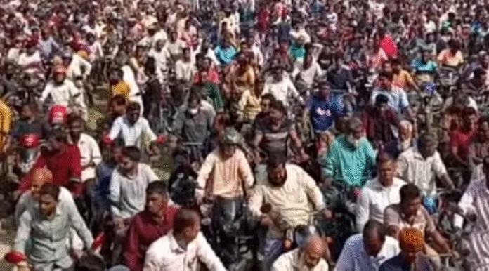 উলিপুরে বিএনপির প্রার্থীর মোটর সাইকেল শোডাউনে হাজার হাজার নেতাকর্মী