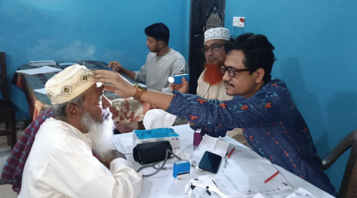 কুয়াকাটায় ফ্রি চক্ষু চিকিৎসা ক্যাম্প, অভিজ্ঞ চক্ষু বিশেষজ্ঞদের সেবা পাচ্ছেন স্থানীয়রা