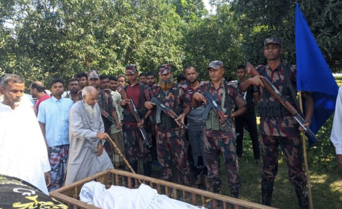 বিজিবি'র সহায়তা ভারতীয় এক বৃদ্ধার মরদেহ দেখার সুযোগ পেয়েছেন তাঁর বাংলাদেশি স্বজনরা