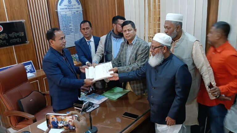 ‎ভোলা–২ আসনে বিএনপি মনোনীত প্রার্থীর মনোনয়নপত্র দাখিলের পূর্বে দোয়া ও মিলাদ মাহফিল