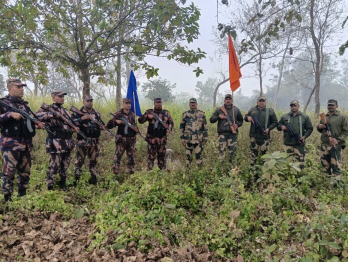 জয়পুরহাটের পাঁচবিবি সীমান্তে বিএসএফের কাঁটাতারের বেড়া দেওয়ার চেষ্টা, বিজিবির বাধা