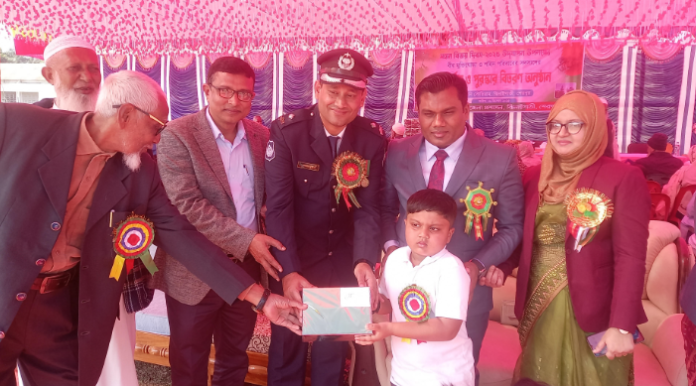 ঝিনাইগাতীতে বীর মুক্তিযোদ্ধা ও শহীদ পরিবারের সদস্যদের সংবর্ধনা প্রদান