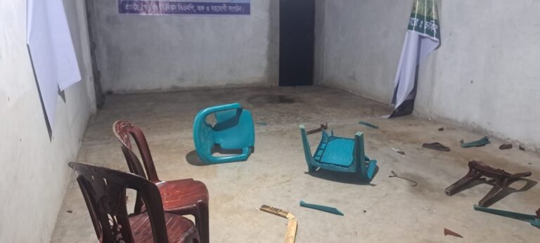 নোয়াখালীতে বিএনপির কার্যালয়ে আ.লীগের হামলা, আহত ৪
