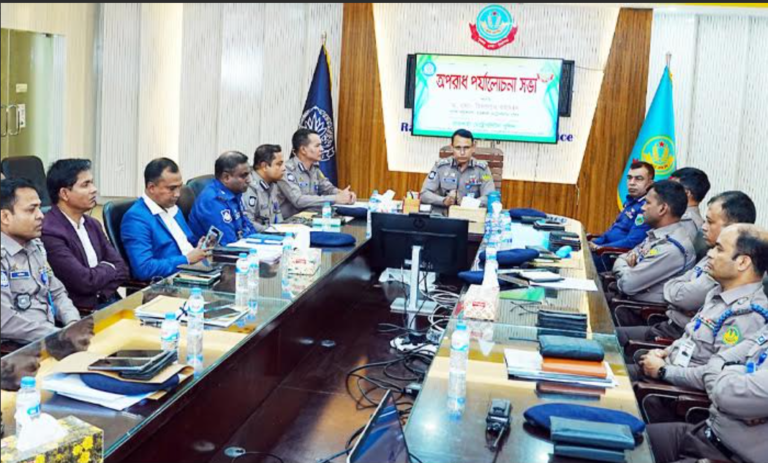আরএমপিতে শ্রেষ্ঠ কর্মসম্পাদনে ৪০ পুলিশ সদস্যকে পুরস্কৃত