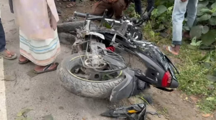 নোয়াখালীতে মোটরসাইকেল-পিকআপ সংঘর্ষে ২ তরুণের মৃত্যু
