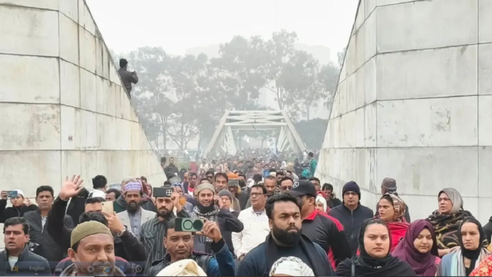 খালেদা জিয়ার কবর জিয়ারত করতে মানুষের ঢল