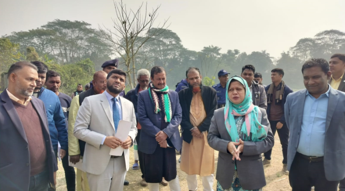 গজারিয়ায় ঝুঁকিপূর্ণ ভোটকেন্দ্র পরিদর্শনে জেলা প্রশাসক