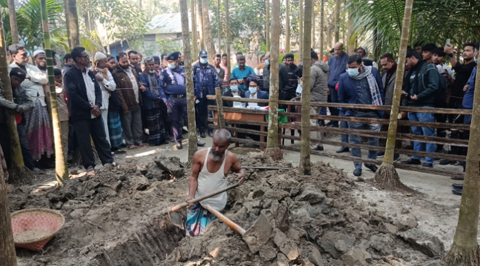 নোয়াখালীতে ১৭ মাস পর তোলা হলো ইমতিয়াজের লাশ