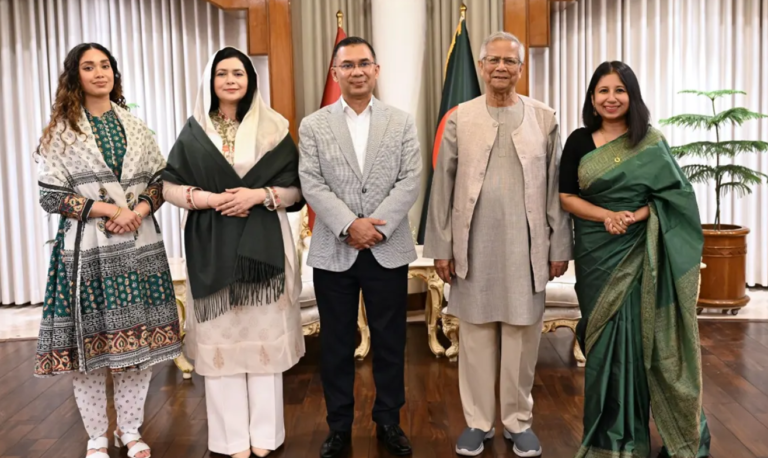 যমুনায় ড. ইউনূসের সঙ্গে তারেক রহমানের সৌজন্য সাক্ষাৎ: সঙ্গে ছিলেন দুই পরিবারের সদস্যরা