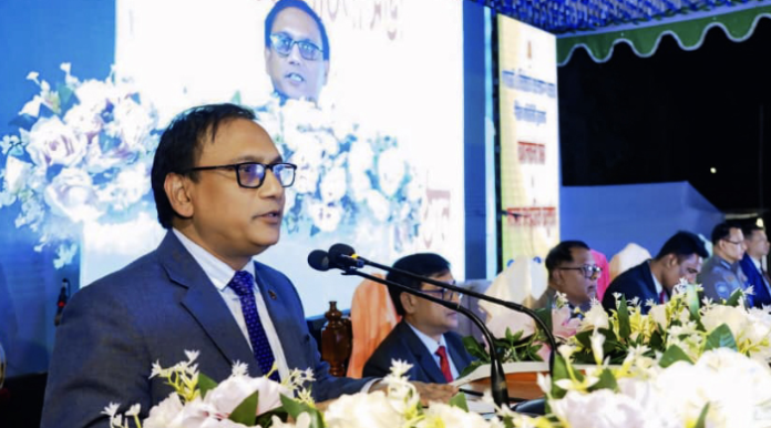ভবিষ্যৎ প্রজন্মের মুক্তির পথ গণভোট, বিভাগীয় কমিশনার বজলুর রশীদ