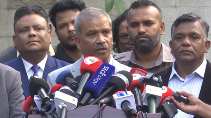 ক্রিকেটীয় দ্বন্দ্বে অনড় ঢাকা: ভারতের মাঠে খেলবে না বাংলাদেশ, আইসিসিকে ‘সুবিচারের’ আল্টিমেটাম