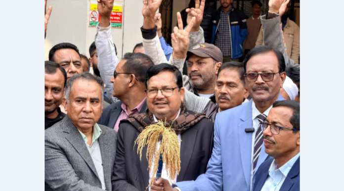 উচ্চ আদালতের নির্দেশের পর পাবনার ৩ আসনে প্রতিদ্বন্দ্বী প্রার্থীদের প্রতীক বরাদ্দ