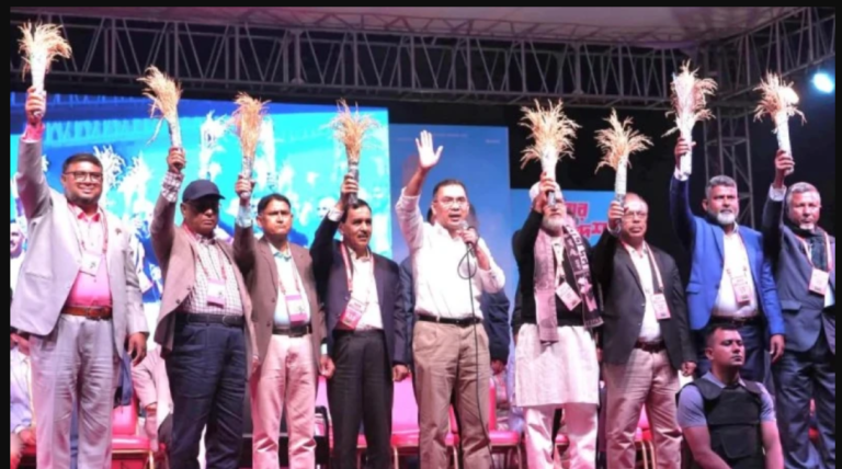 ‘পালানোর রাজনীতি বিএনপি করে না, মেগা প্রজেক্টের নামে হয়েছে মেগা দুর্নীতি’: নওগাঁয় তারেক রহমান