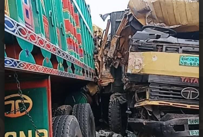 কুষ্টিয়ায় দুই ট্রাকের মুখোমুখি সংঘর্ষ নিহত ১জন