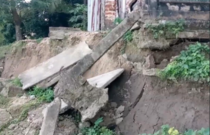 কুশিয়ারা নদীর ভাঙনে বিপর্যস্ত রাজনগরের ফতেপুর ইউনিয়নের প্রায় দশটি গ্রাম
