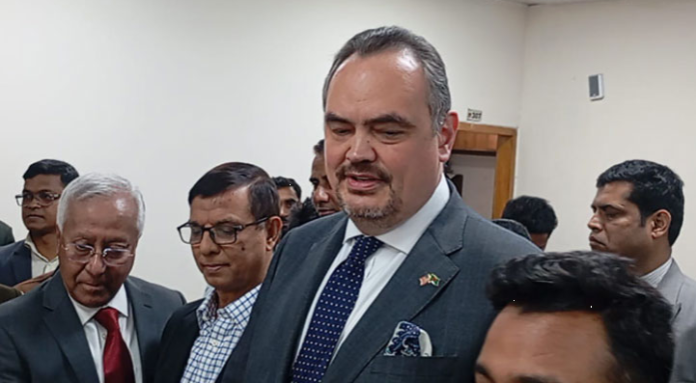 নির্বাচনে কাদের পক্ষে থাকবে যুক্তরাষ্ট্র, জানালেন রাষ্ট্রদূত