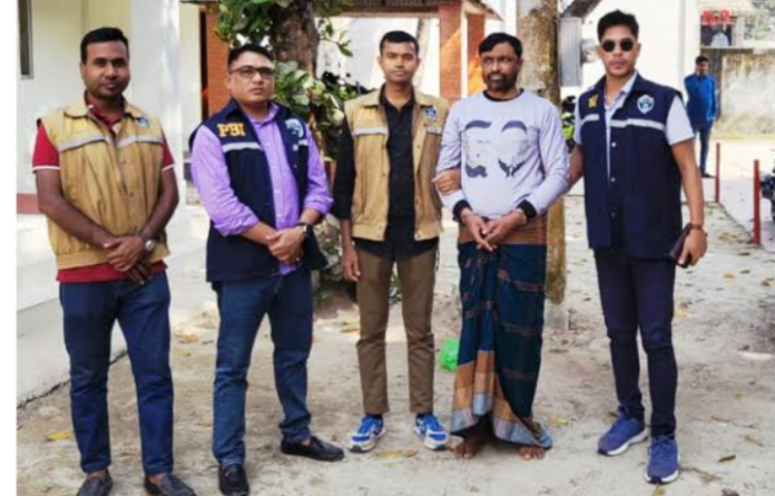 সিংগাইরে আলামতসহ ডাকাত গ্রেফতার