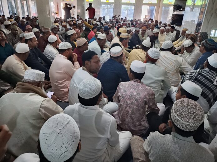 কলাপাড়ায় ভোটে জিতে খালেদা জিয়ার রুহের মাগফেরাত কামনায় দোয়া মিলাদ