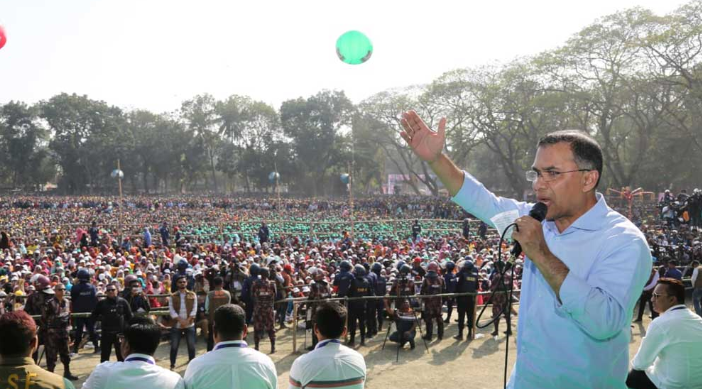 যশোরে তারেক রহমানের জনসমুদ্র: জামায়াতকে ‘নারীবিদ্বেষী’ তোপ ও মায়েদের জন্য ‘ফ্যামিলি কার্ড’ ঘোষণা