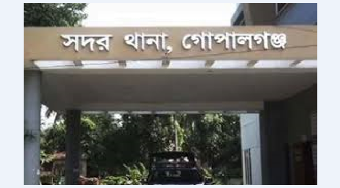 পরকীয়ার করুণ পরিণতি: টিনের ট্রাংকে মিলল ৩ বছরের শিশুর অর্ধগলিত লাশ, মা আটক