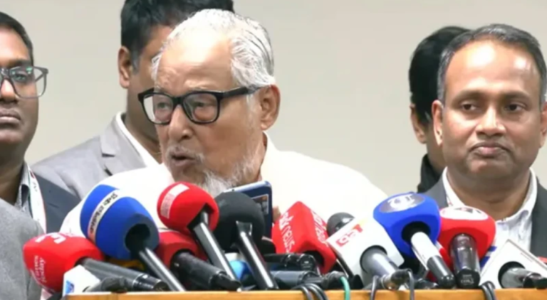 ভোটের আগের রাতে উত্তপ্ত রাজনীতি: জামায়াতের ‘টাকা নাটক’ নিয়ে ইসিতে বিএনপির কড়া নালিশ