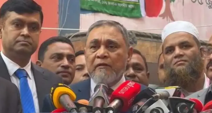 ‘এখন শুধু মানুষ আর মানুষ, কুকুর খুঁজে পাবেন না’: ভোট দিয়ে সিইসির কড়া জবাব