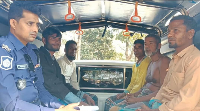 ঝিনাইগাতীতে অবৈধ বালু উত্তোলন ও পরিবহন: ৫ জনকে দুই মাসের বিনাশ্রম কারাদণ্ড