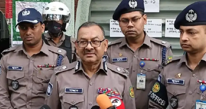 একুশে ফেব্রুয়ারিতে নিশ্ছিদ্র নিরাপত্তা: ১৫ হাজার পুলিশ মোতায়েন, নেই কোনো শঙ্কা