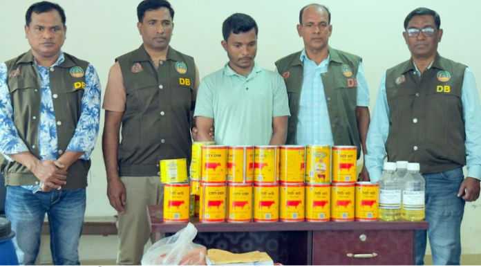 কেমিক্যাল দিয়ে বানানো হত ঘি, কারখানায় অভিযান চালিয়ে ৫ মন নকল ঘি উদ্ধার গ্রেফতার-১