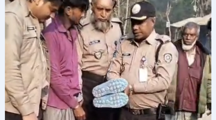 জুতার ভেতরে ২৯৭০ পিস ইয়াবা, গ্রেপ্তার ১