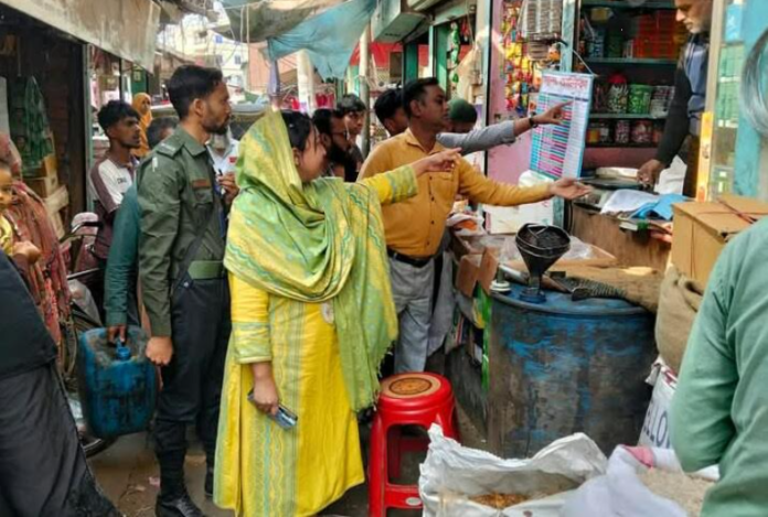 কটিয়াদীতে দ্রব্যমূল্যের মূল্য নিয়ন্ত্রনে রাখতে ইউএনওর বাজার পর্যবেক্ষণ