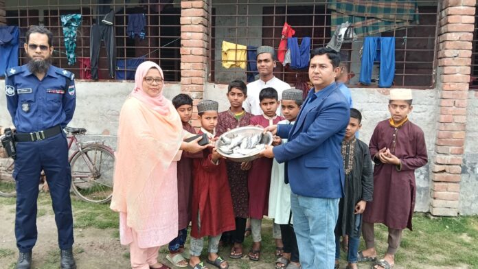কেশবপুরে জাটকা মাছ বিক্রির দায়ে জরিমানা