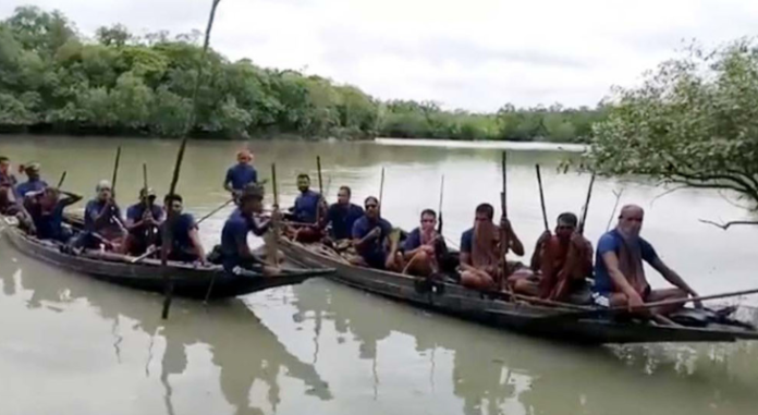 অপহরণ আতঙ্কে স্তব্ধ দুবলার চর সুন্দরবনে মাছ ধরা বন্ধ, মানবেতর জীবন হাজারো জেলে পরিবারের