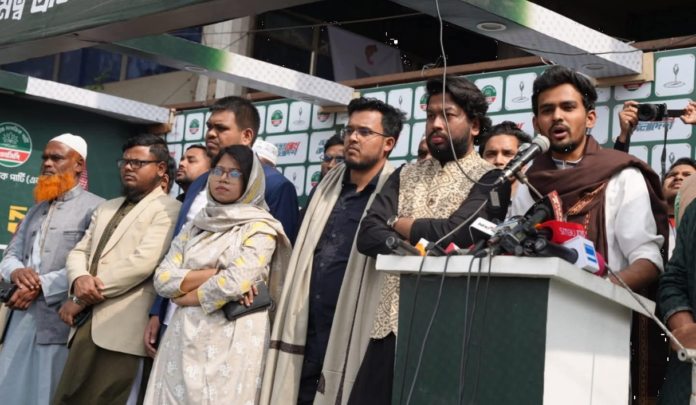 লুটপাটকারী ও অতিথি পাখিদের ভোট না দেয়ার আহবান জানালেন আসিফ মাহমুদ