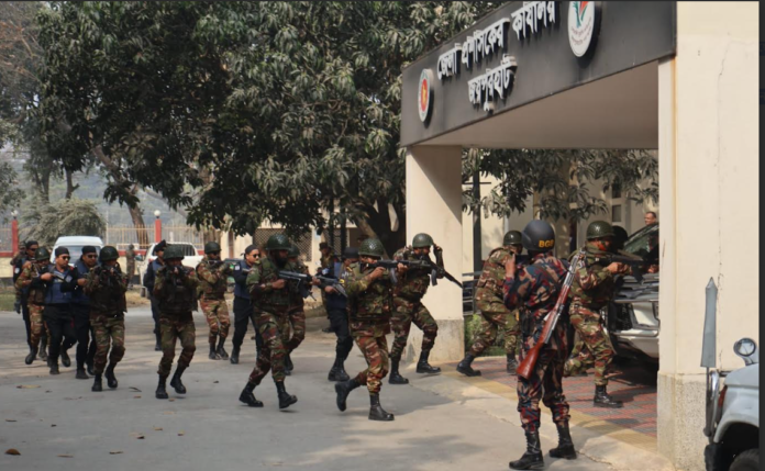 জয়পুরহাটে যৌথবাহিনীর মহড়া অনুষ্ঠিত