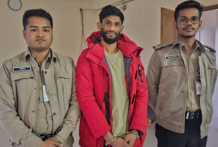 পাবনার ভাঙ্গুড়ায় ১০ কেজি গাজা ও নগদ অর্থ সহ ১ মাদক কারবারি গ্রেফতার