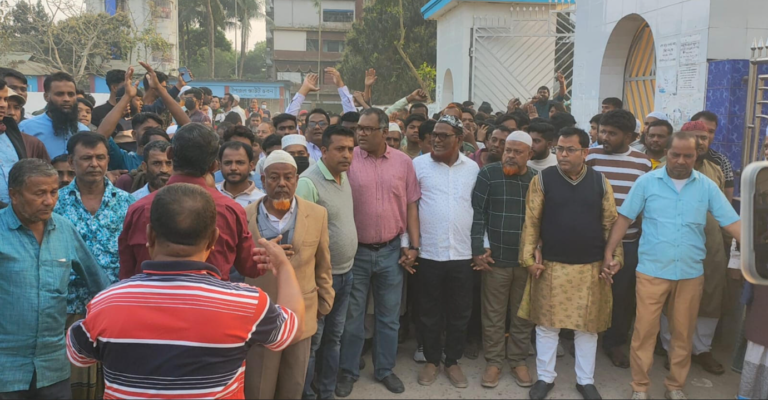 মাঠ কাঁপালো ড. রেদোয়ান আহমেদের গণমিছিল