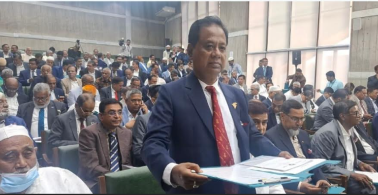 পটুয়াখালী–৪ আসন থেকে জাতীয় সংসদের সদস্য হিসেবে শপথ নিয়েছেন এবিএম মোশাররফ হোসেন