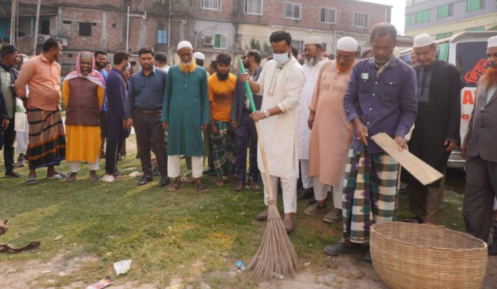 'ক্লিন নড়াইল’ গড়ার লক্ষ্যে সদর হাসপাতালে পরিস্কার করেন এমপি আতাউর রহমান বাচ্চু