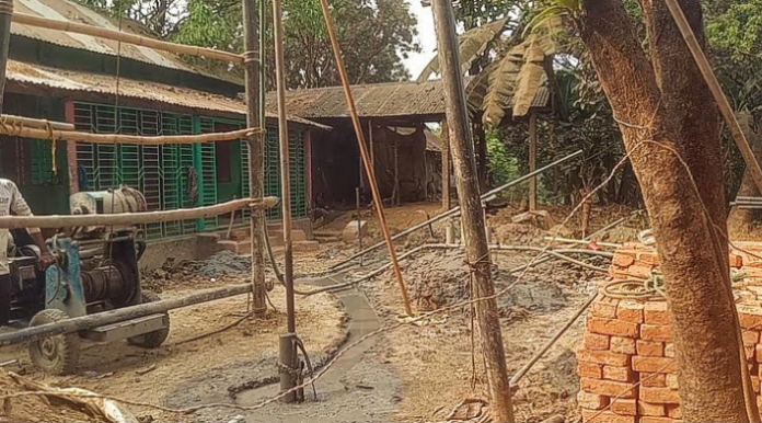 তাহিরপুর ভবানীপুরে ডিপ-টিউবওয়েল স্থাপন নিয়ে বিতর্ক,গ্রামবাসীর ক্ষোভ