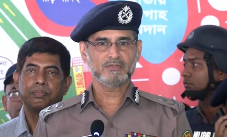 জাতীয় ঈদগাহে ঈদের জামাত: জায়নামাজ ও ছাতা ছাড়া সব নিষিদ্ধ, নিশ্ছিদ্র নিরাপত্তায় ডিএমপি