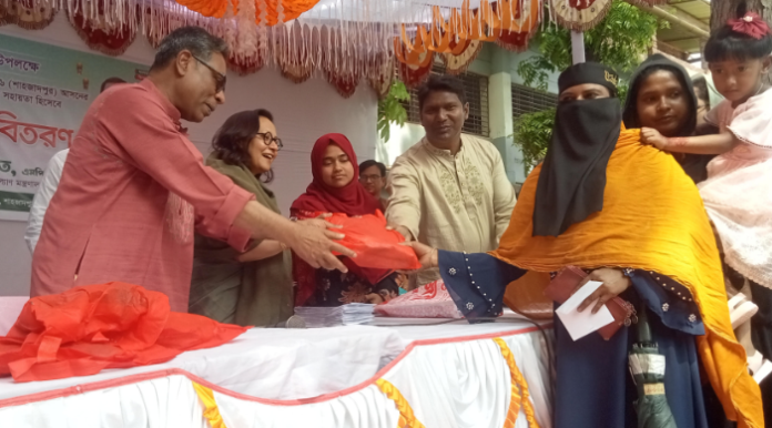 শাহজাদপুরে ৩'শত প্রতিবন্ধী পরিবারের মাঝে নগদ অর্থ ও বস্ত্র বিতরণ করেন স্বাস্থ্য প্রতিমন্ত্রী ডক্টর এম এ মুহিত